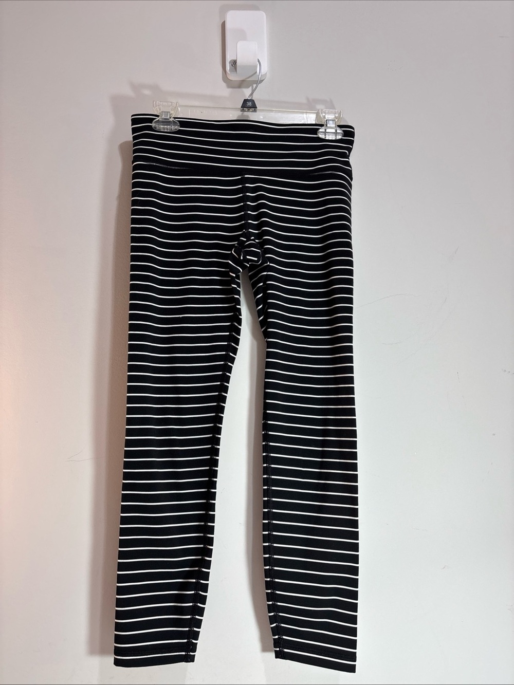 Gap Fit Womens Black & White Striped Kids Leggings. 1268